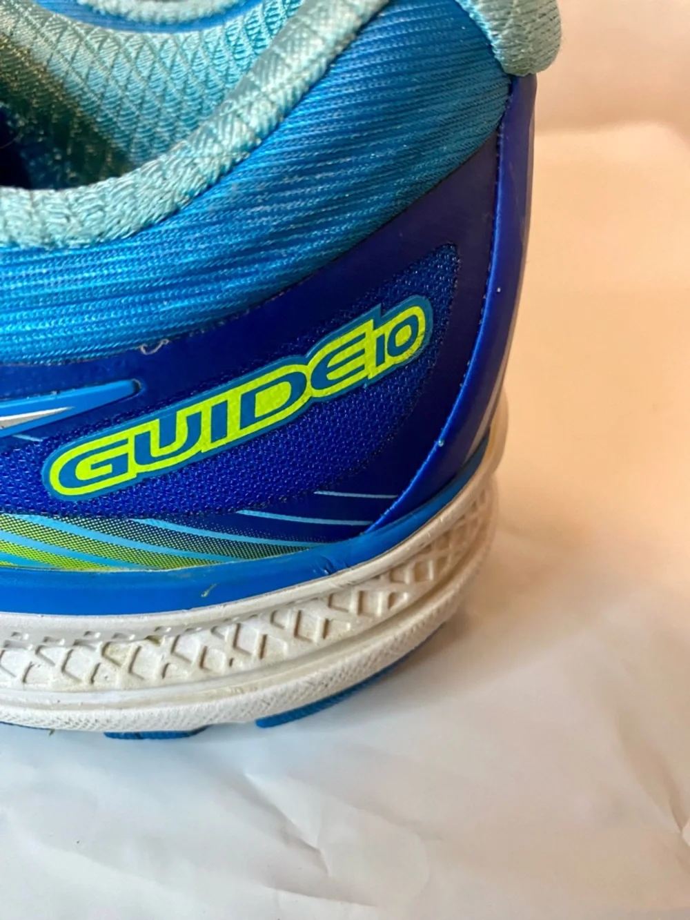 Saucony Turquoise and Teal Women's Running Shoes Size 9